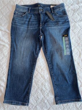 Lee Flex Motion Regular Fit Mid-Rise Capri Jeans - Dark Blue